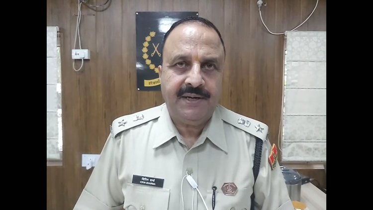 प्रिंसिपल पति की बैट से करती थी धुलाई, घर छोड़ कर भागा पति cctv viral