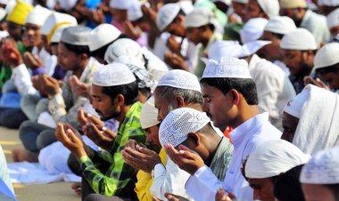 लखनऊ के लुलु मॉल के बाद हरिद्वार के मार्केट में नमाज विवाद ।