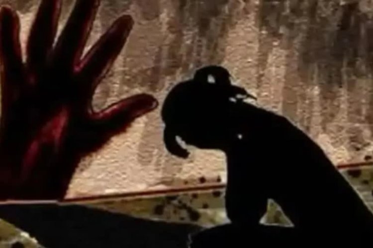 मुंहबोले नाना ने किया युवती के साथ दुष्कर्म |