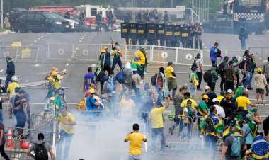 Brazil Protest : राष्ट्रपति जेयर बोल्सोनारो के समर्थकों ने संसद में मचाया हंगामा