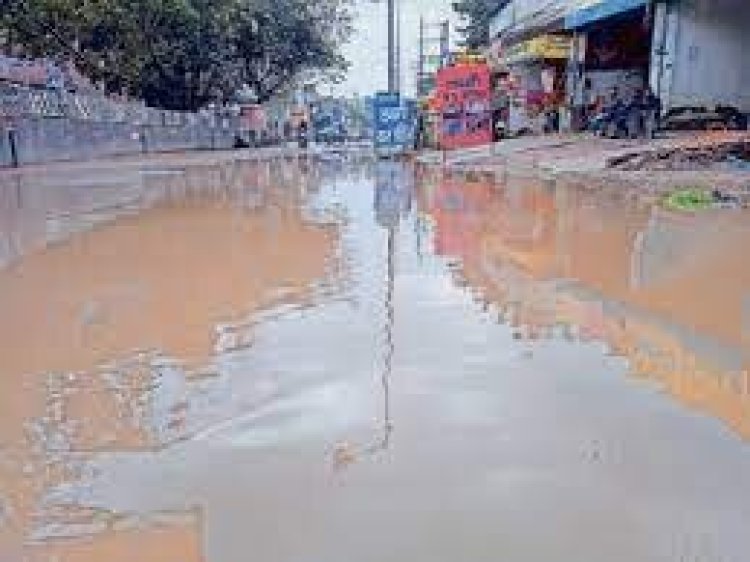 सीवर का पानी भरने से लोगो का हुआ जीना मुहाल