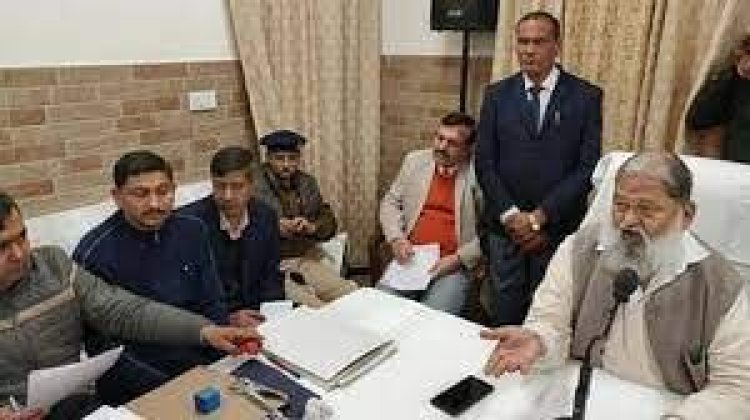 अंबाला : हरियाणा के ग़ह मंत्री अनिल विज ने लगाया जनता दरबार