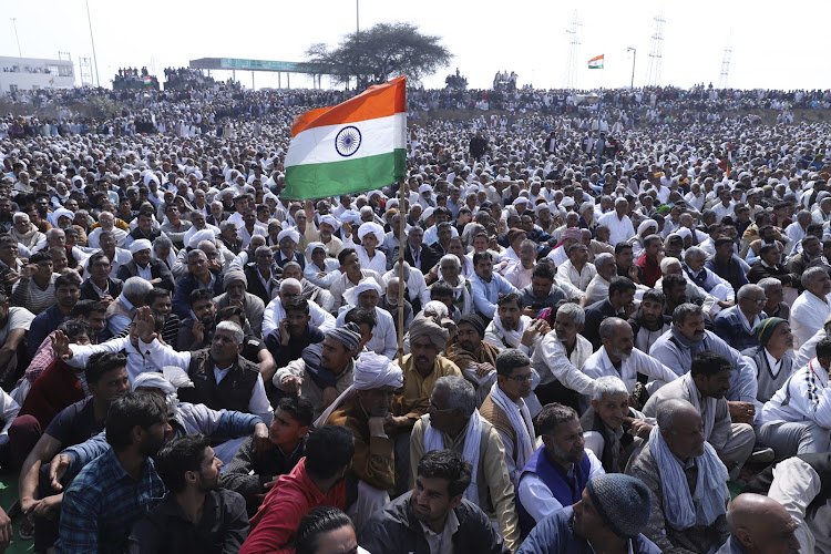 चरखी दादरी : मुख्यमंत्री उड़नदस्ते की छापेमारी से नाराज धर्मकांटा एवं ट्रैक्टर संचालकों ने सरकार के खिलाफ किया रोष-प्रर्दशन