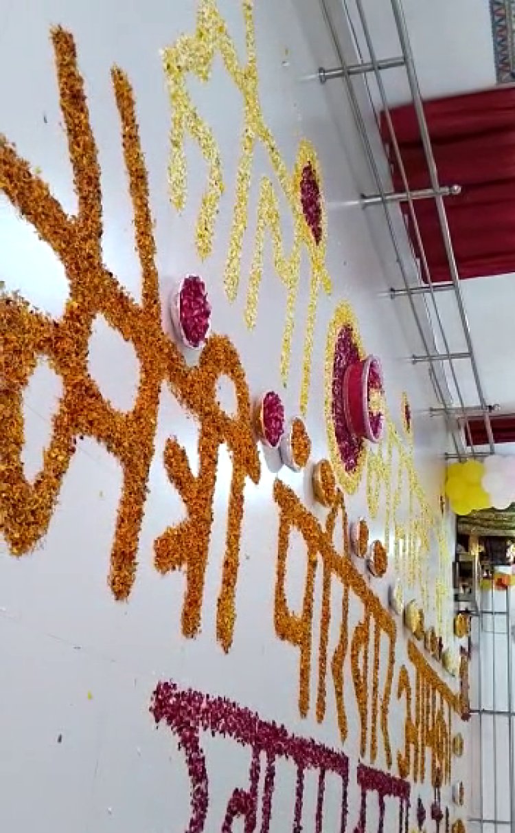 वृद्धाश्रम में खेली गई फूलों की होली,ढोल नगाड़ों की धुन पर थिरकी वृद्ध माताएं