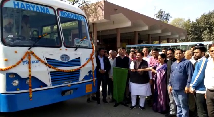 विधायक सुधा ने बसों को हरी झंडी दिखाकर किया रवाना 