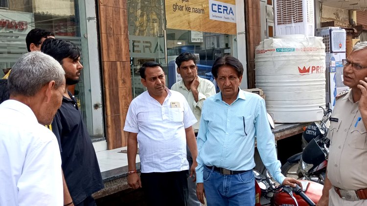 चोरों ने उडाए व्यापारी के लाखों रूपए